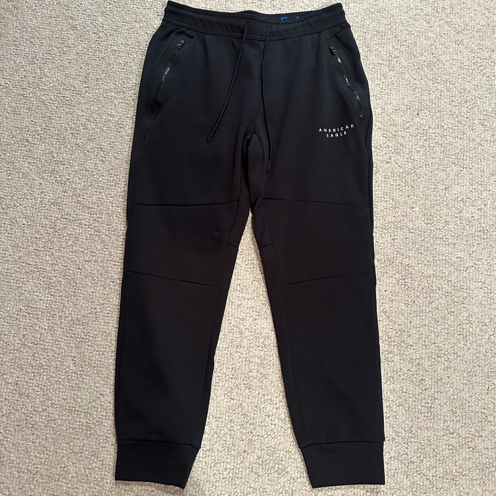 American Eagle Outfitters Men’s Black Joggers with zipper pockets